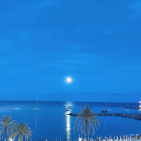 Cozy With Sea View - Sea View And Wi-fi 아파트 *